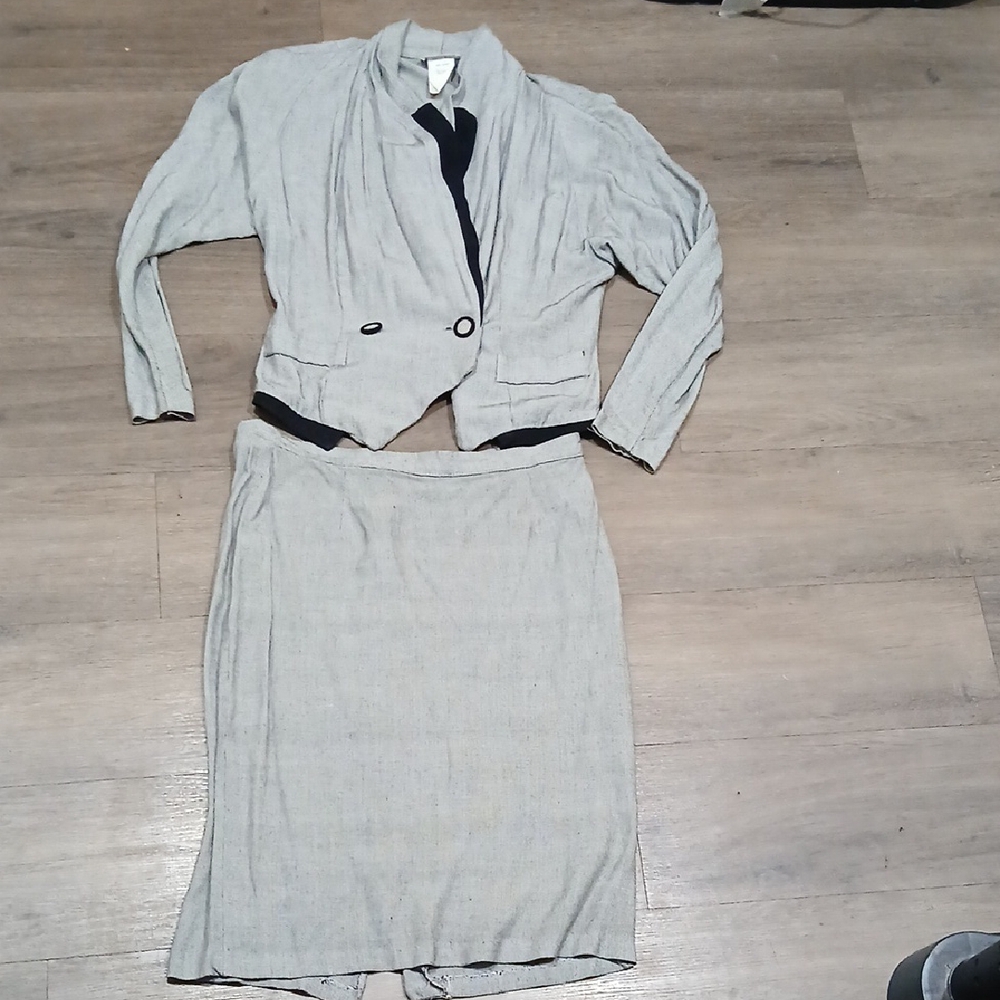 Fredericks of Hollywood Gray Two-Piece Skirt Suit